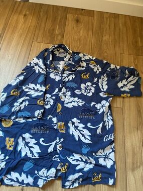Reyn Spooner Cal Berkeley Navy Blue Floral Hawaiian Print Button-Up Shirt
